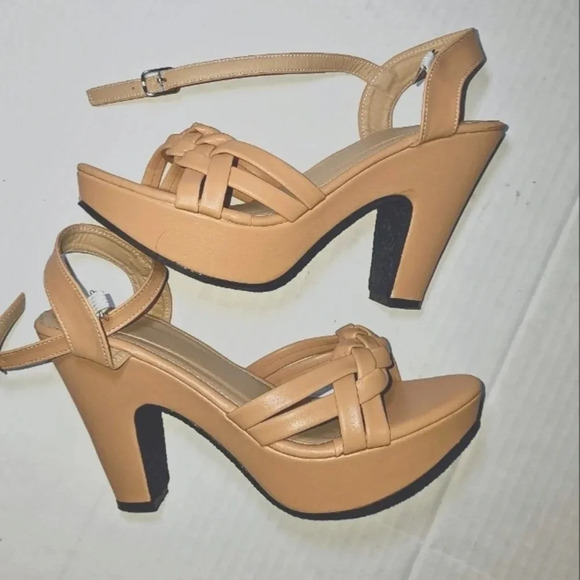 Braided Detail Open Toe Low Platform Sandals - Picture 2 of 10